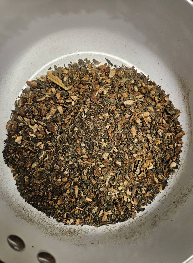 🪾 Burdock Root: The Traditional Herb Behind Our Cleanse & Balance Tincture